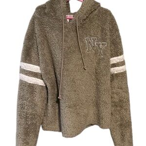 Warm & Cozy Cropped Hoodie Pullover Sweater Beige NY Large